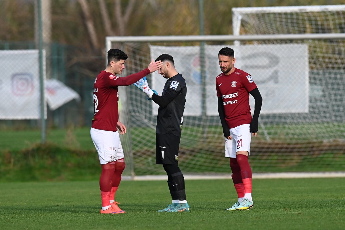 Fotbal printre căpșuni și salate! Imagini inedite din dronă: ce se afla lângă terenul de joc al Rapidului