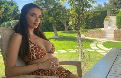 A semnat cu CFR și nu vine singur în România » Soția lui face ravagii pe Instagram