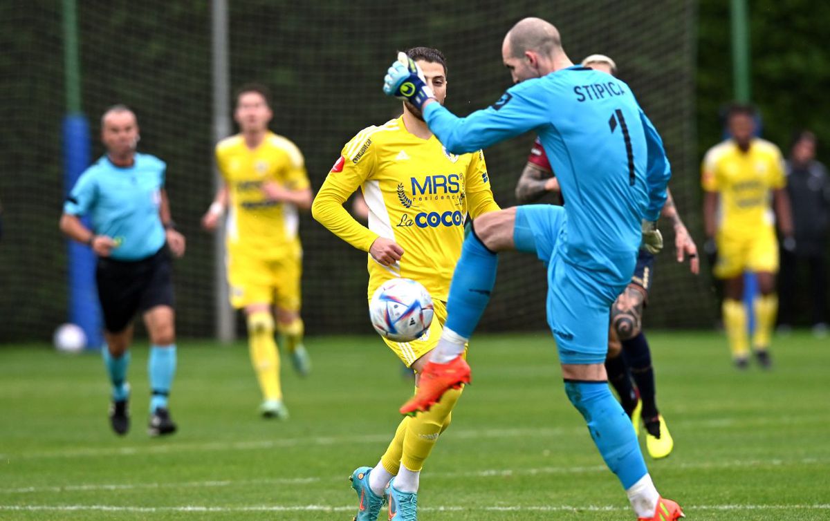 Petrolul a încheiat cantonamentul cu o înfrângere » Toate detaliile de la amical + Emoții cu Budescu în prima repriză