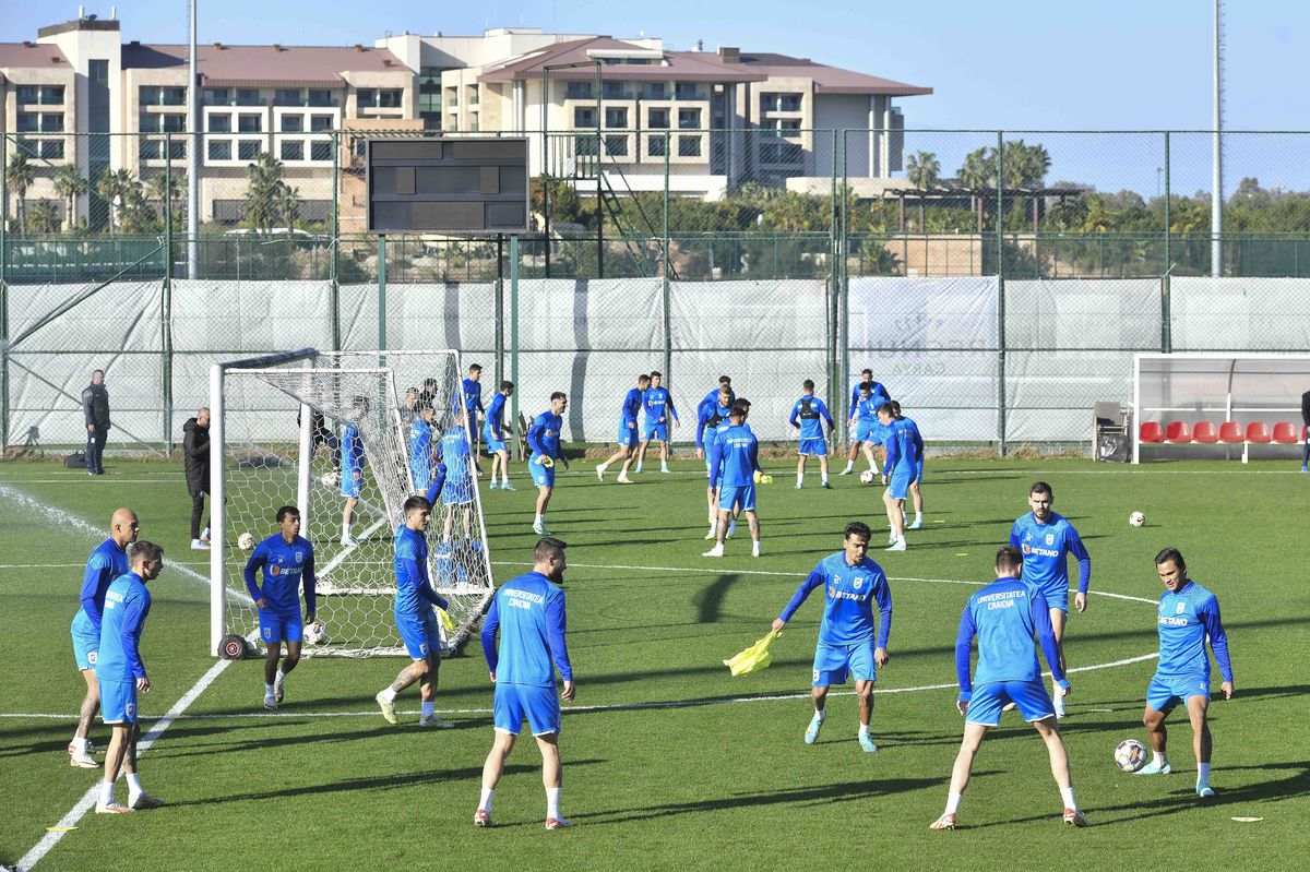 Jucătorul adus cu 650.000 de euro, cedat la schimb de Craiova în Superligă! + Oltenii își iau atacant