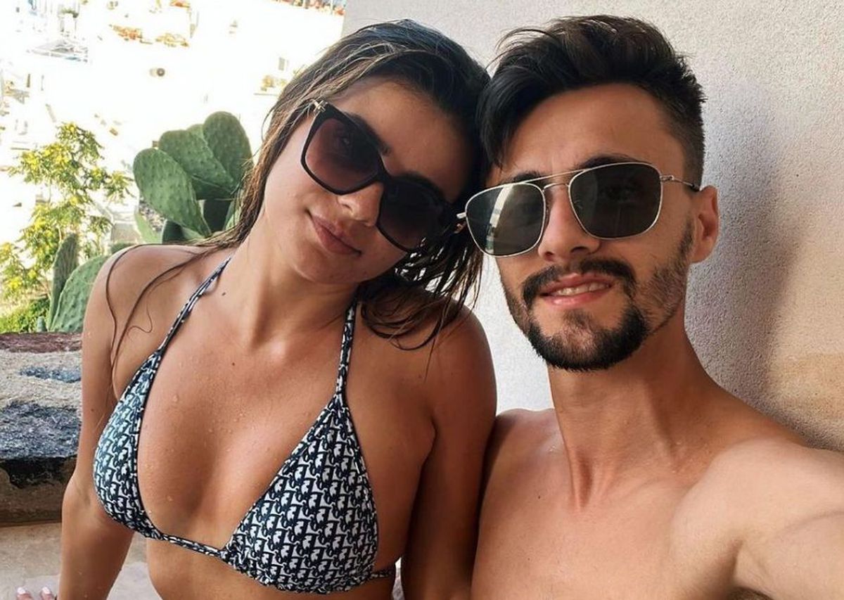 Englezii au catalogat drept „obscene” imaginile cu iubita fotbalistului din Premier League. Portughezii au contraatacat: „E sufletul lui pereche, în Anglia se vede altfel”