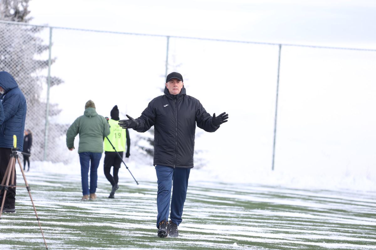 Ca în Epoca de gheață » Arbitrii sunt gata de reluarea Ligii 1, după ce-au dat testele la -10 grade Celsius. Două nume noi pe lista FIFA