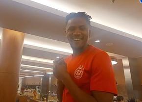 Hohote de râs în sala de mese la FCSB, când nou-veniții și-au primit „botezul”: „Eu am 19 ani” / „Băăi, mincinosule!”