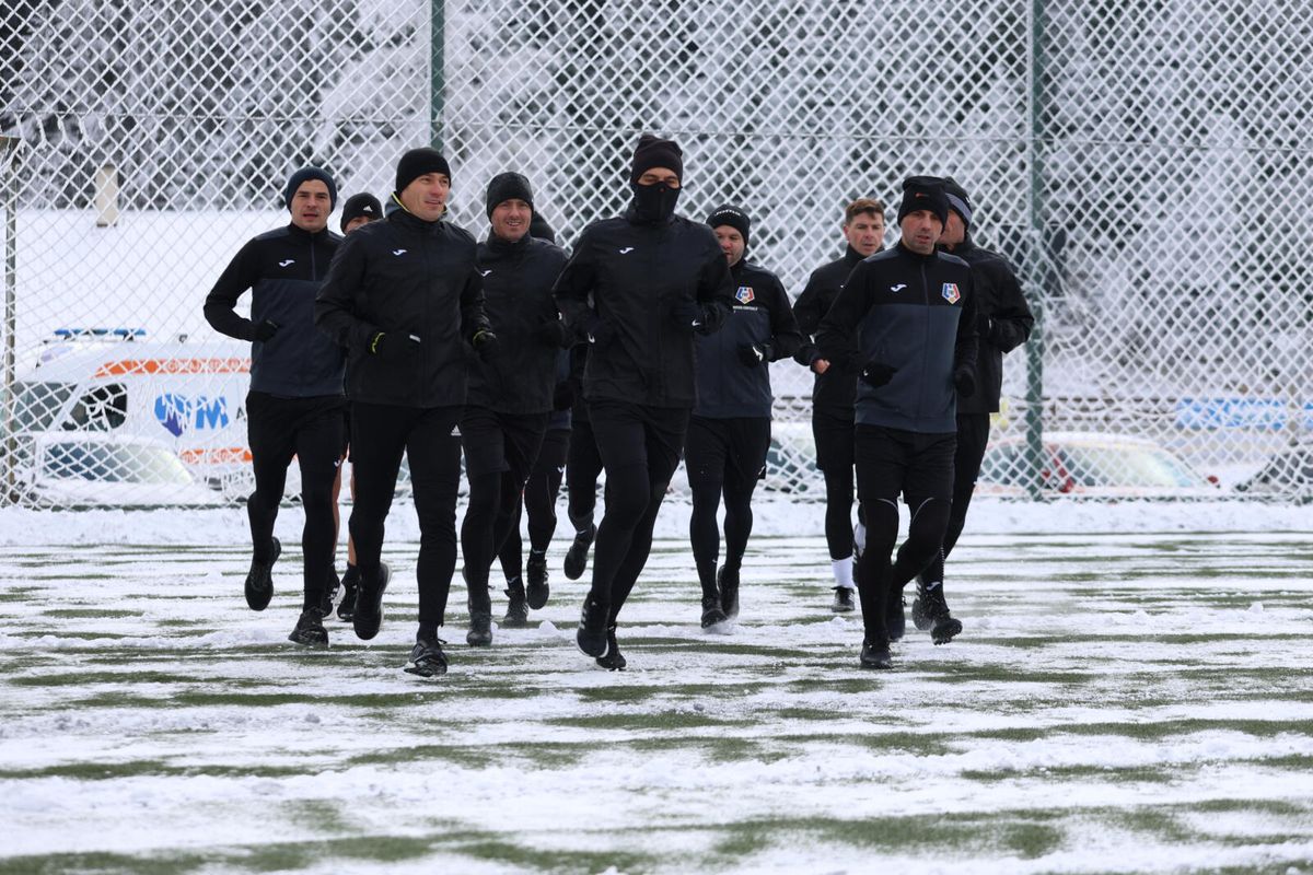 Ca în Epoca de gheață » Arbitrii sunt gata de reluarea Ligii 1, după ce-au dat testele la -10 grade Celsius. Două nume noi pe lista FIFA
