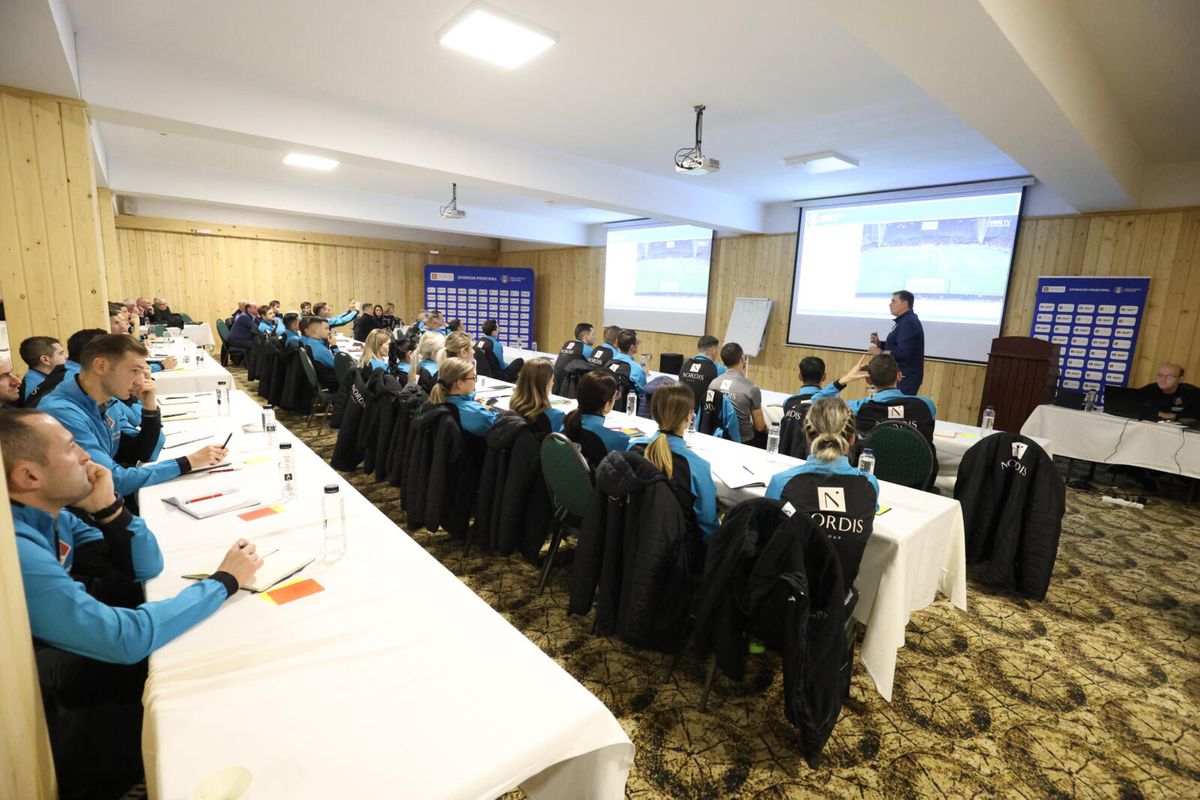 Ca în Epoca de gheață » Arbitrii sunt gata de reluarea Ligii 1, după ce-au dat testele la -10 grade Celsius. Două nume noi pe lista FIFA