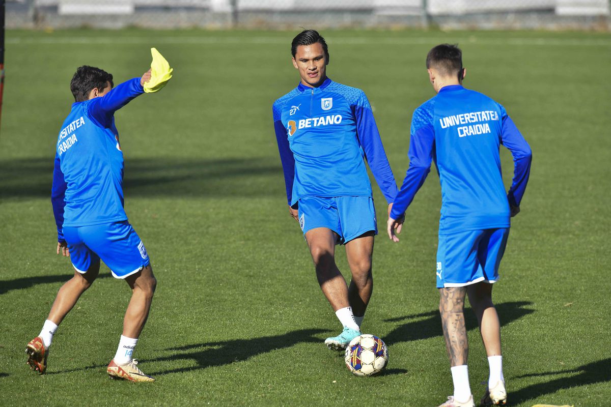 Jucătorul adus cu 650.000 de euro, cedat la schimb de Craiova în Superligă! + Oltenii își iau atacant