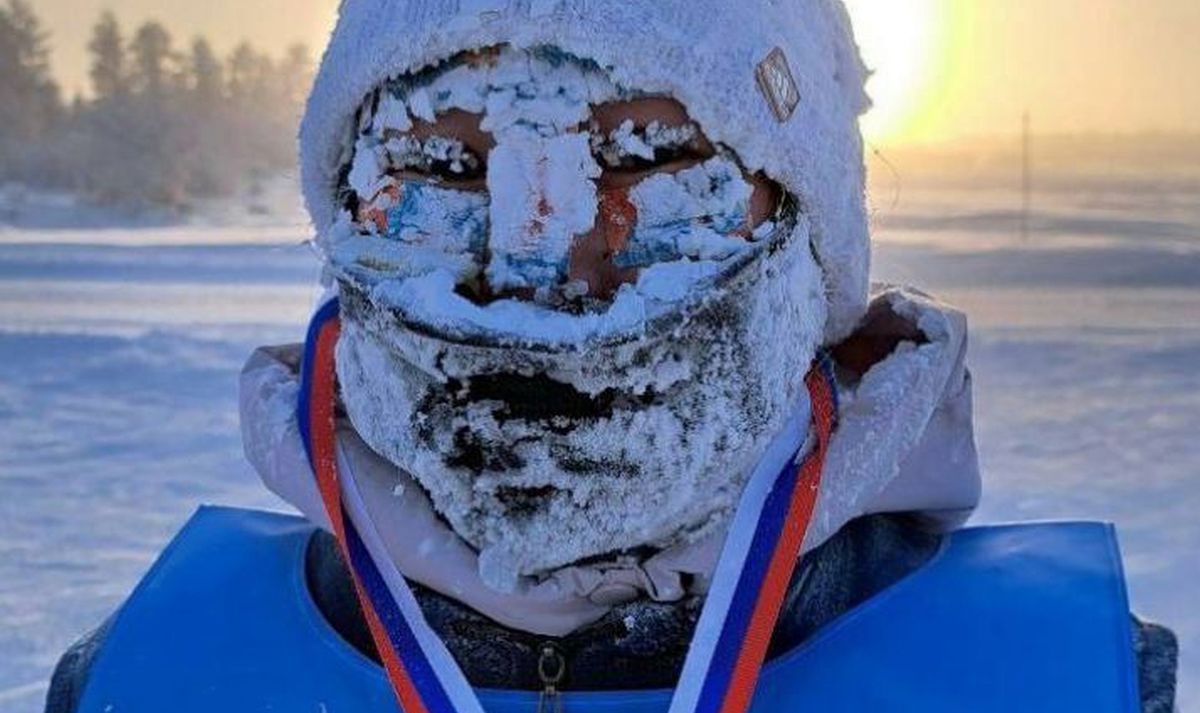 Imagini incredibile de la maratonul din Siberia, desfășurat la -52 de grade! „Tălpile termice m-au salvat”