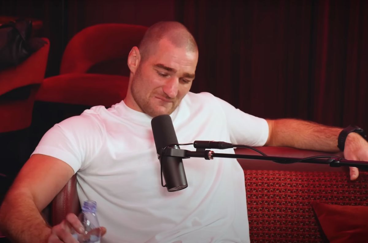 Cel mai dur luptător al planetei a început să plângă » Dezvăluiri traumatizante: „Mă agățam de piciorul mamei, nenorocitul voia să o ardă cu acid. Cum să existe un Dumnezeu?”