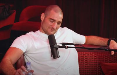 Cel mai dur luptător al planetei a început să plângă » Dezvăluiri traumatizante: „Mă agățam de piciorul mamei, nenorocitul voia să o ardă cu acid. Cum să existe un Dumnezeu?”