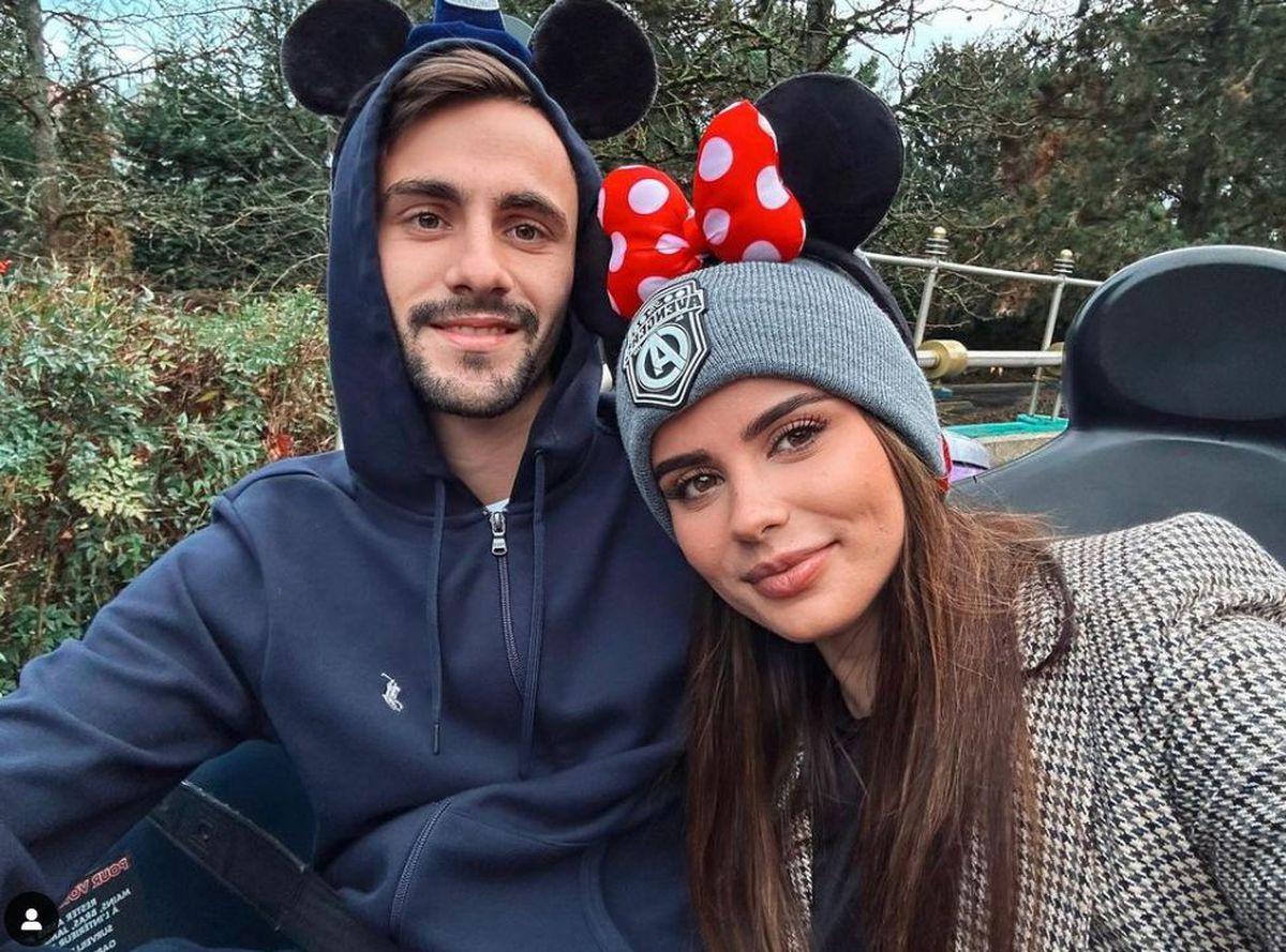 Englezii au catalogat drept „obscene” imaginile cu iubita fotbalistului din Premier League. Portughezii au contraatacat: „E sufletul lui pereche, în Anglia se vede altfel”