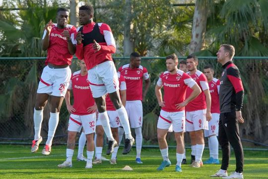 Dinamo - Novi Pazar, al doilea și ultimul amical al „câinilor” din Antalya, se joacă astăzi, de la 17:00, foto: Facebook @Dinamo București