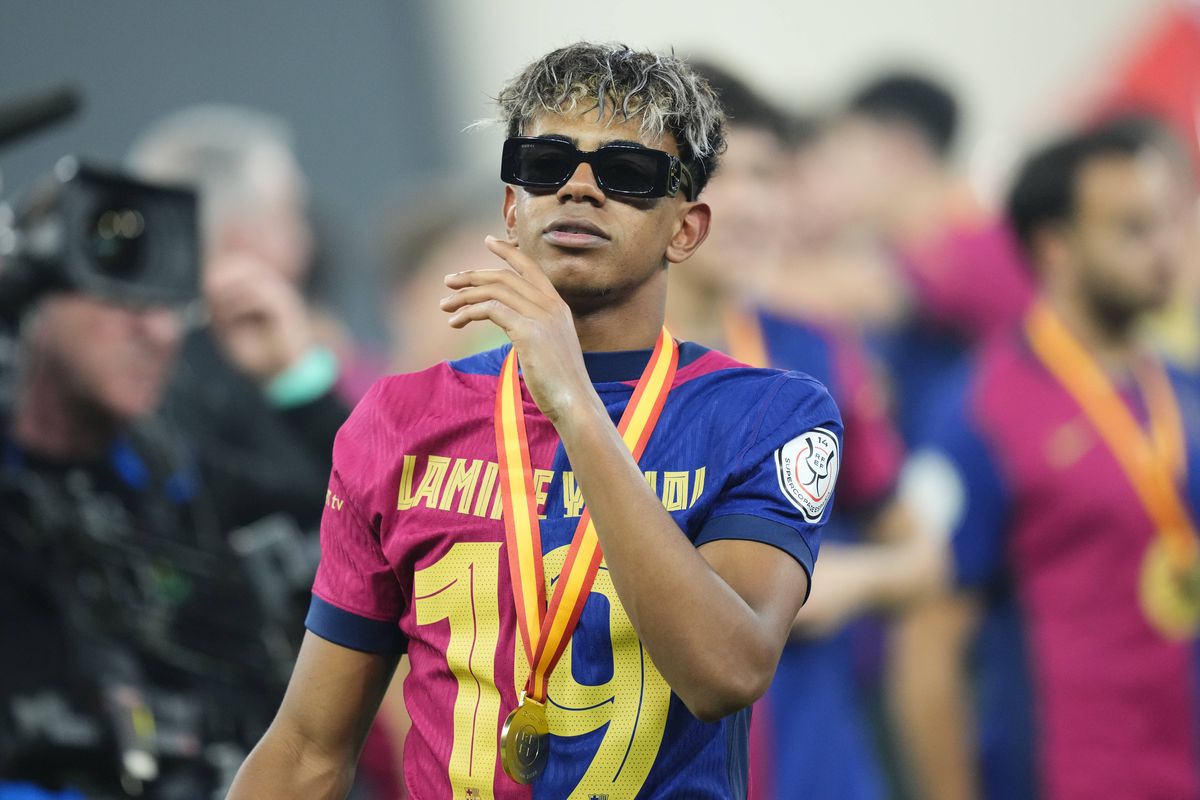 Cele mai tari imagini după El Clasico » Fotbalistul de la Barcelona care l-a făcut să râdă pe Florentino Perez + Discuție pe gazon cu Ancelotti