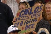 „Carlos, ești liber?” » Moment amuzant în tribunele arenei Margaret Court, în timpul duelului dintre Alcaraz și Alexander Shevchenko