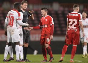 Fostul fotbalist de la Dinamo a semnat și a fost prezentat oficial » A străbătut aproape 5.000 de kilometri pentru transfer