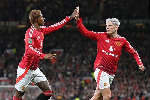 Napoli lucrează la transferul lui Alejandro Garnacho (dreapta). Foto: Imago