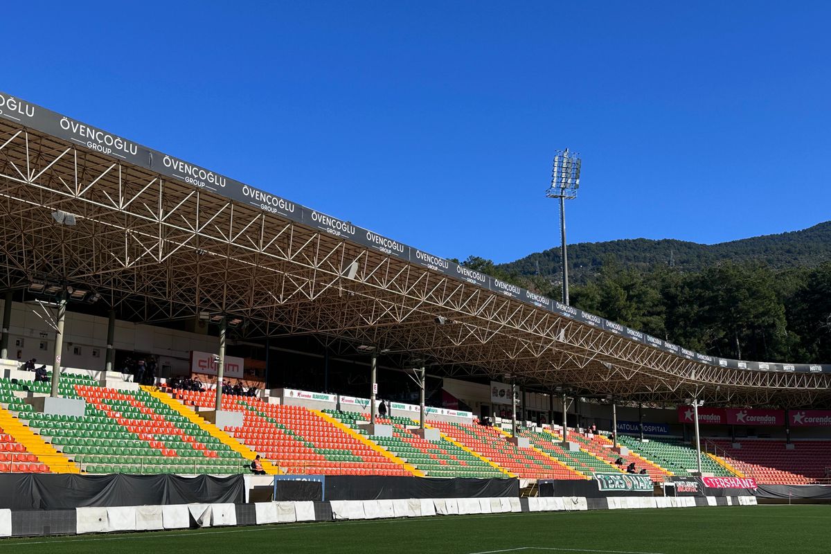 Ianis, fotbal printre soldați » 5 detalii remarcate de GSP la primul meci oficial al lui Hagi în 2026