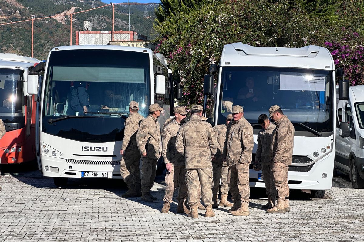 Ianis, fotbal printre soldați » 5 detalii remarcate de GSP la primul meci oficial al lui Hagi în 2026