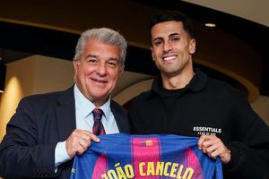 Jucătorul dorit de Cristi Chivu, prezentat oficial la Barcelona: „Sunt anumite locuri pe care nu le uiți”