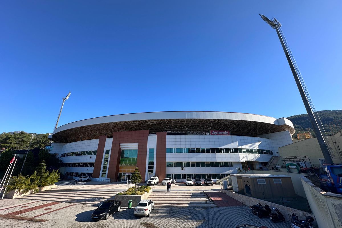 Ianis, fotbal printre soldați » 5 detalii remarcate de GSP la primul meci oficial al lui Hagi în 2026