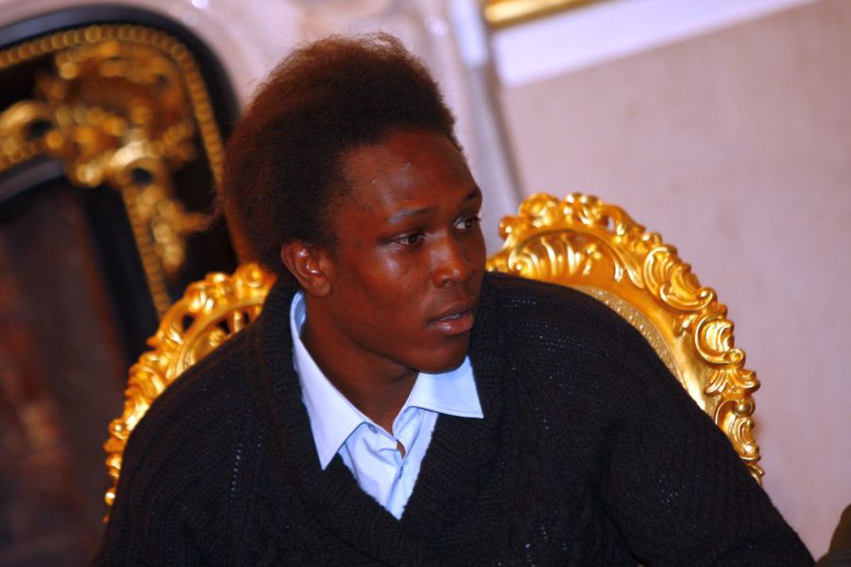 OFICIAL Habib Habibou a semnat cu Poli Iași! Detaliile contractului + atacantul a apărut la prezentare ca Bob Marley