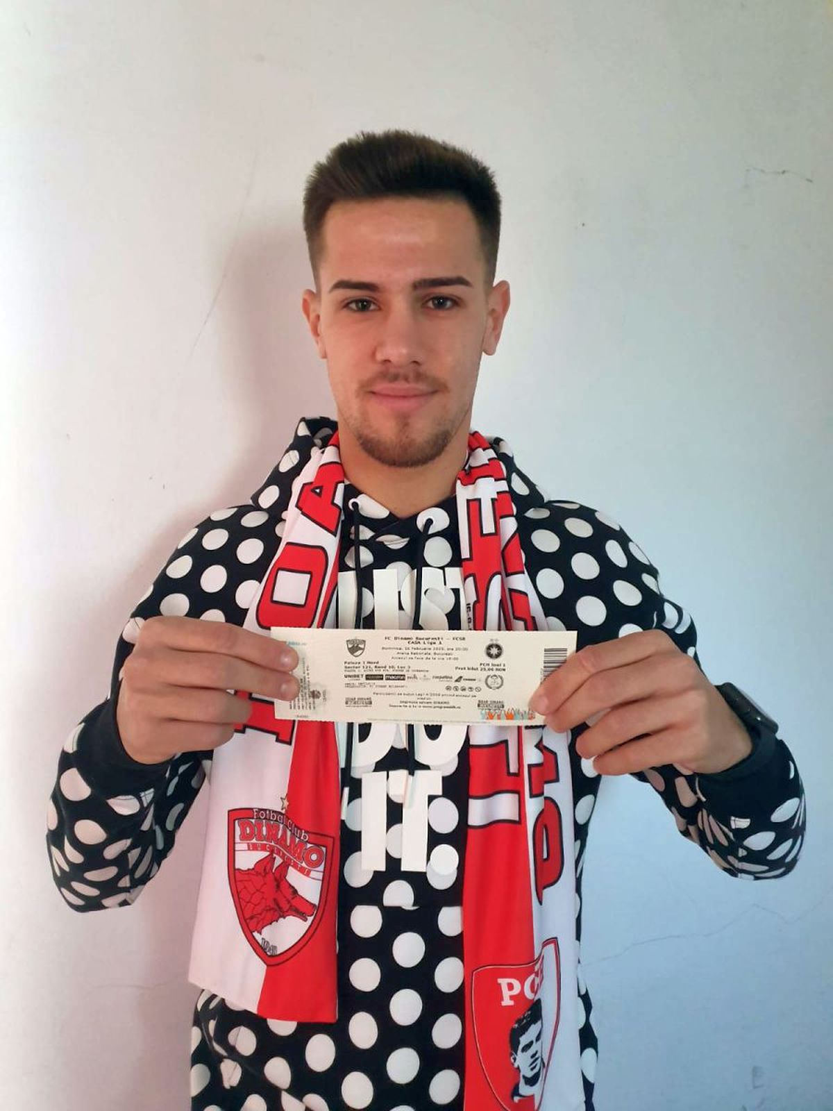 VIDEO 4 dinamoviști au vândut azi bilete pentru Dinamo - FCSB! Câte tichete s-au cumpărat până acum