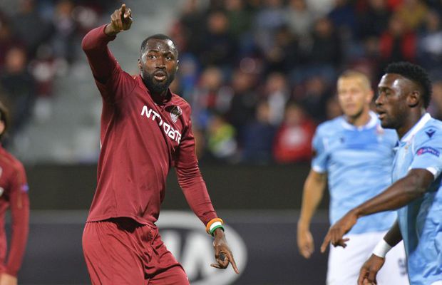 CFR CLUJ // Dan Petrescu, remarcă rasistă despre Lacina Traore: „Stătea în copac înainte să vină la CFR Cluj! Cariera lui era terminată”