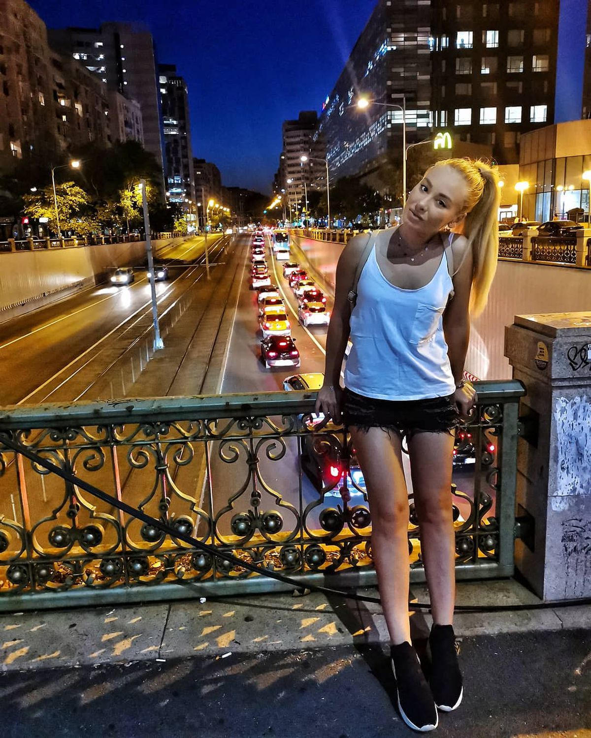 FOTO Impecabila Irina » „Am jucat 9 ani tenis de câmp, dar am ales până la urmă muzica”