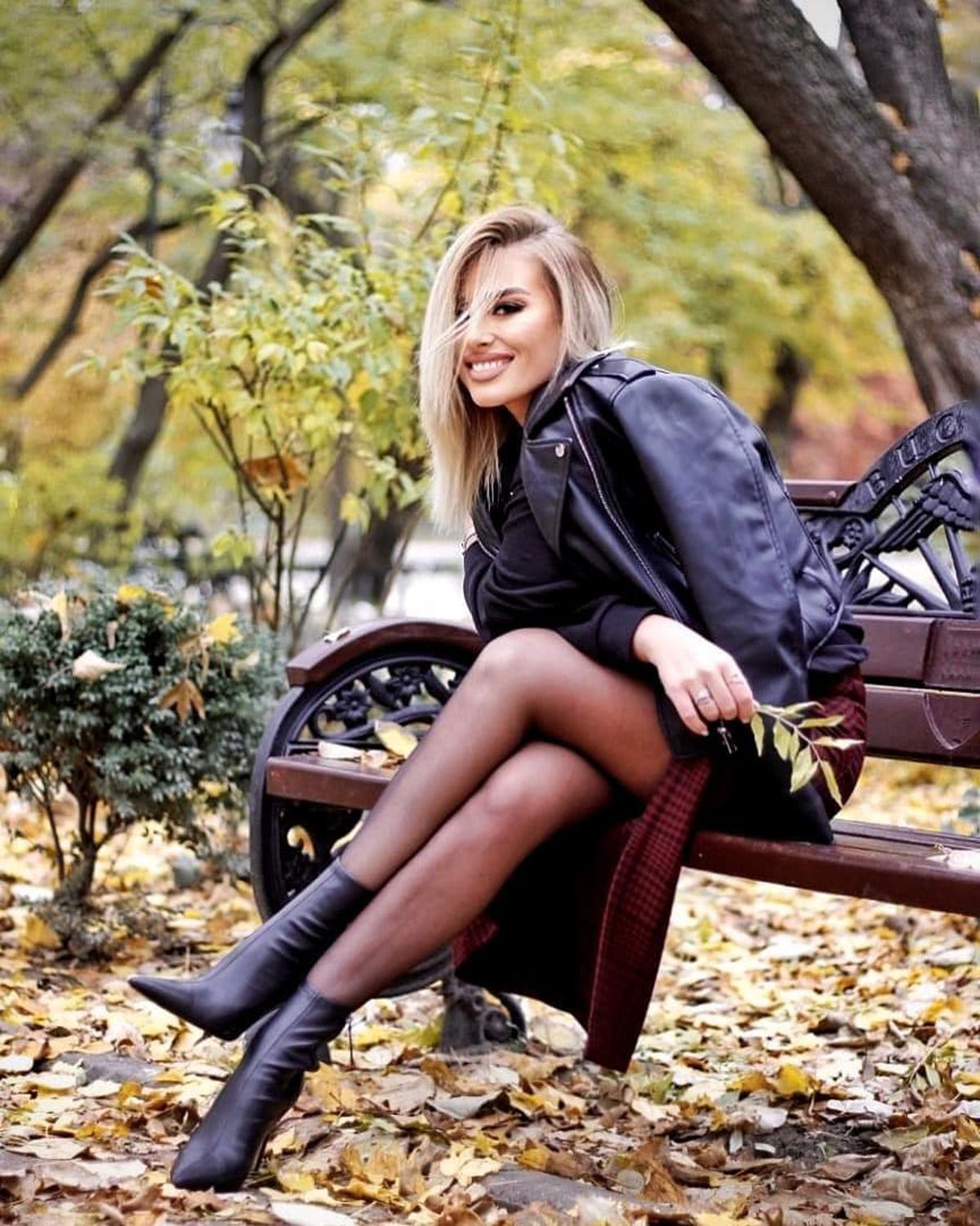 FOTO Impecabila Irina » „Am jucat 9 ani tenis de câmp, dar am ales până la urmă muzica”