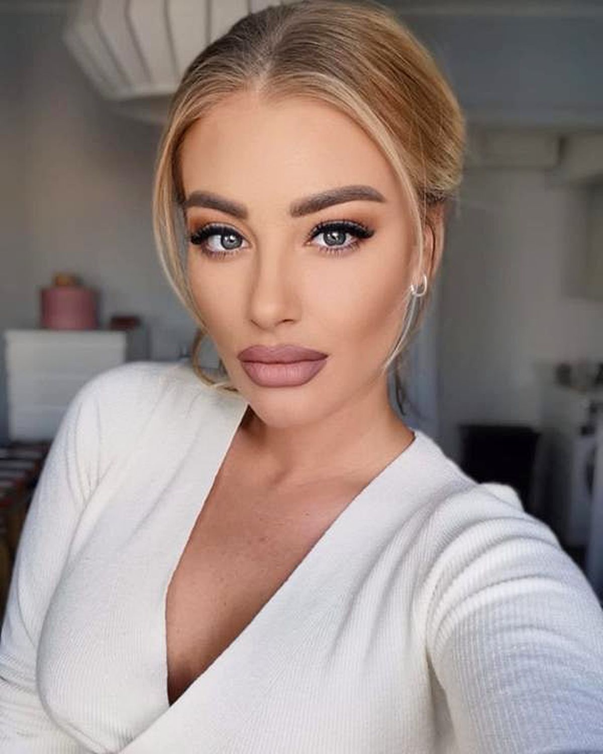 FOTO Impecabila Irina » „Am jucat 9 ani tenis de câmp, dar am ales până la urmă muzica”