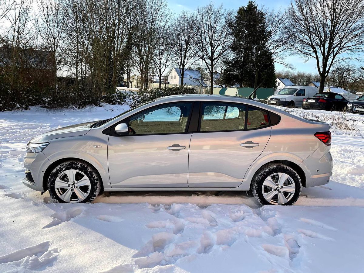 FOTO Cum au modificat nemții o Dacia Duster și o Dacia Logan: rezultatele sunt uimitoare