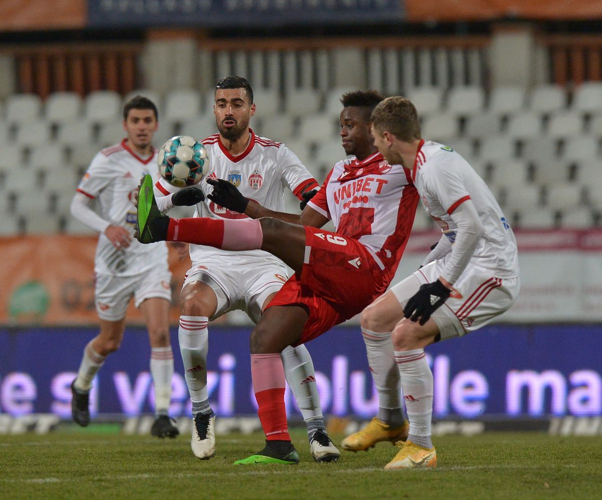 FOTO Nici „câinii” n-au știut! Balaj spune că Dinamo ar fi trebuit să primească un penalty în meciul cu Sepsi