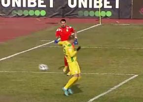 Moment halucinant în FC Argeș - Mioveni » Hațegan a anulat un autogol de „județeană”! De ce a intervenit arbitrul + ce spune Iustin Popescu
