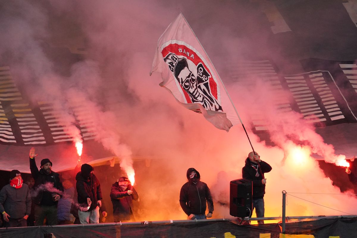 Dinamo, cea mai indisciplinată echipă din Liga 1 » Clasamentul în funcție de cartonașele roșii