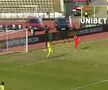 Moment halucinant în FC Argeș - Mioveni » Hațegan a anulat un autogol de „județeană”! De ce a intervenit arbitrul + ce spune Iustin Popescu