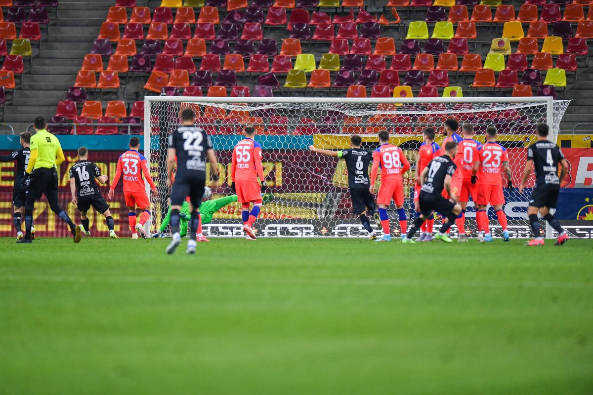 Revoltă după Chindia - FCSB: „Băgați odată VAR!”