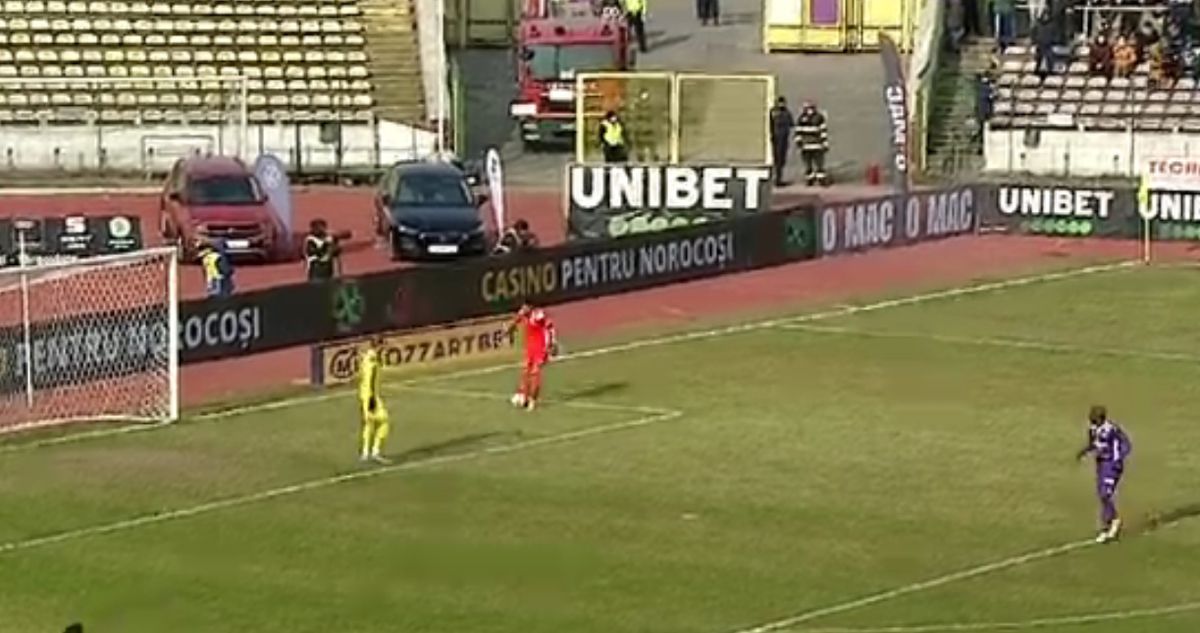 Moment halucinant în FC Argeș - Mioveni » Hațegan a anulat un autogol de „județeană”! De ce a intervenit arbitrul + ce spune Iustin Popescu