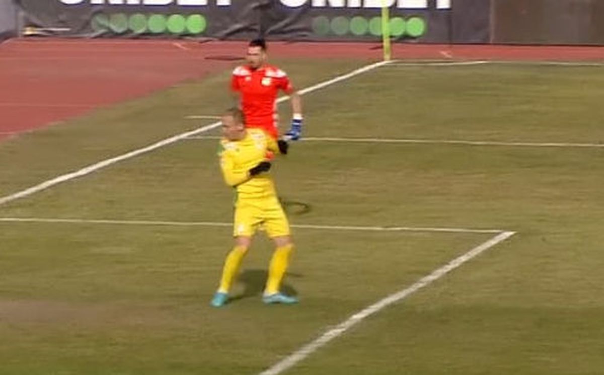 Moment halucinant în FC Argeș - Mioveni » Hațegan a anulat un autogol de „județeană”! De ce a intervenit arbitrul + ce spune Iustin Popescu