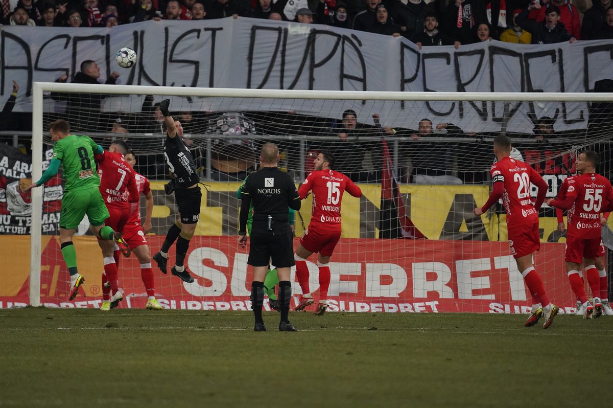 Cere măsuri împotriva lui Răuță, după UTA - Dinamo 0-0: „Îi iei banderola de căpitan!”