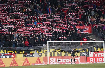 Anchetă după meciul UTA - Dinamo » Jandarmeria: „S-a depășit vizibil numărul spectatorilor”