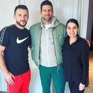 Andrei Panait și sora lui, alături de Novak Djokovic / Sursă foto: Instagram