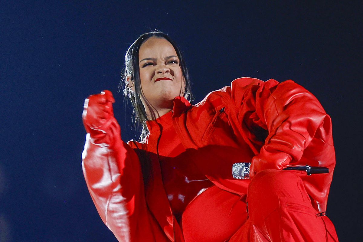 Gravidă, Rihanna a făcut spectacol la Super Bowl LVII » Cum a arătat show-ul făcut de artistă