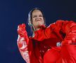 Concertul Rihannei la Super Bowl se putea sfârși tragic » Un dansator, la un pas să cadă de la mare înălțime