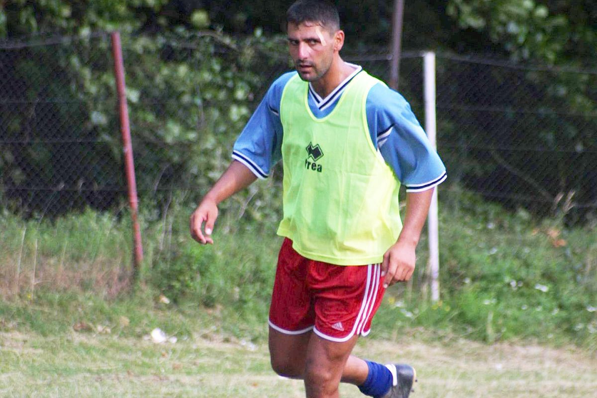 Remus Gâlmencea - imagini cu fostul fundaș central de la finalul anilor '90