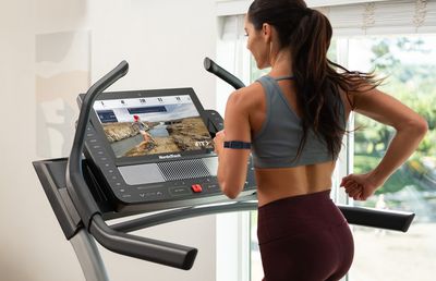 Antrenează-te eficient și distractiv cu iFiT