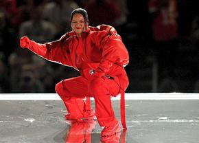 Gravidă, Rihanna a făcut spectacul la Super Bowl LVII » Cum a arătat show-ul făcut de artistă