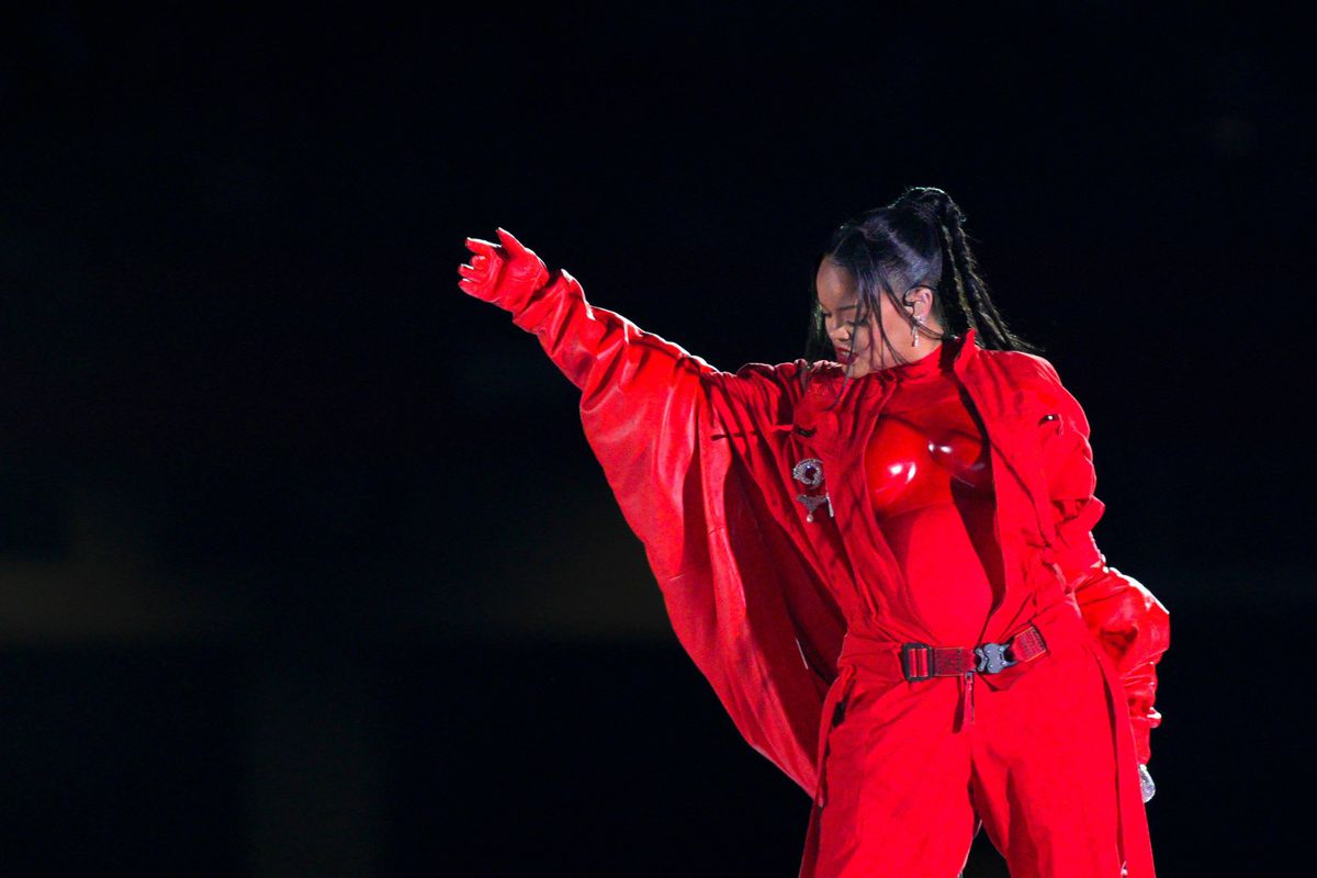 Gravidă, Rihanna a făcut spectacol la Super Bowl LVII » Cum a arătat show-ul făcut de artistă