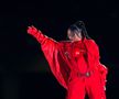Concertul Rihannei la Super Bowl se putea sfârși tragic » Un dansator, la un pas să cadă de la mare înălțime