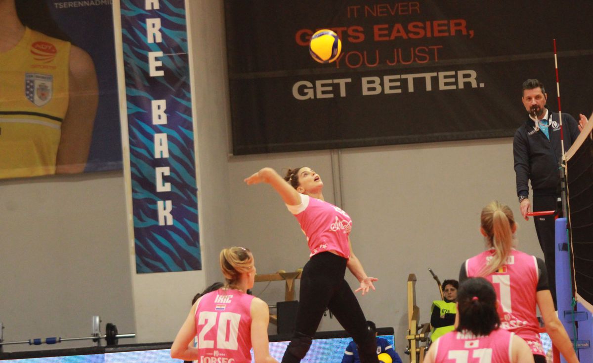 CSM București a transferat o jucătoare care a ținut coperta Playboy » Cum i se pare Capitala