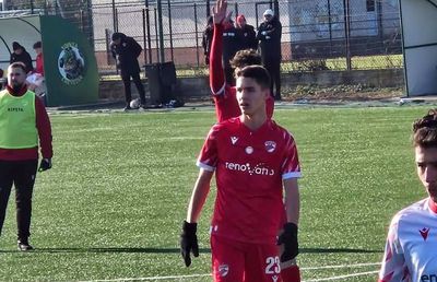Atacant de 16 ani la Dinamo » Cine e puștiul acontat de „câini”