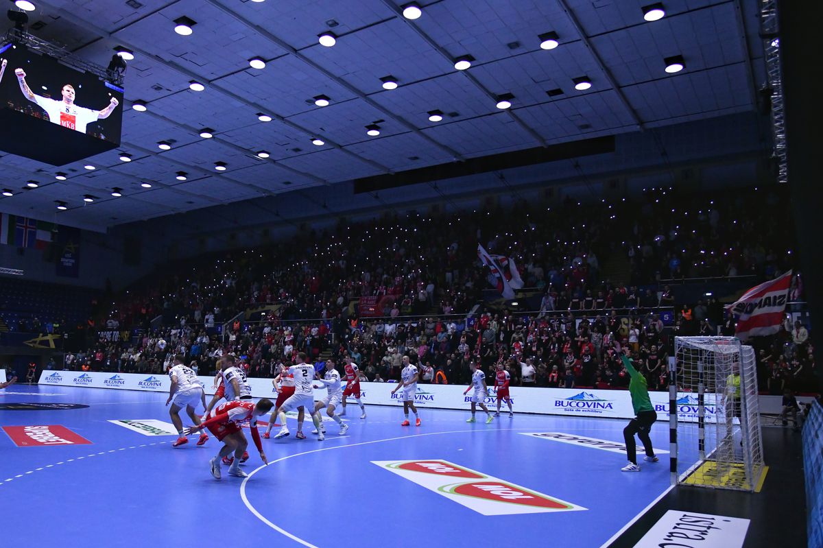 Dinamo, învinsă de Veszprem și la returul din Liga Campionilor » Moment emoționant în minutul 8 al meciului din Polivalentă